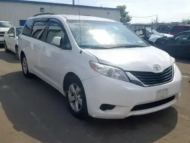 Toyota Sienna car rental in Lagos, Lagos Toyota Sienna car rental in Lagos, Lagos